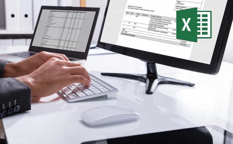trabajando en una hoja de calculo de excel de pc
