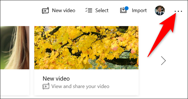 Haga clic en los tres puntos en la esquina superior derecha de la aplicación Fotos.