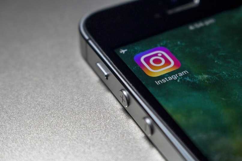 Aplicación de Instagram en un móvil