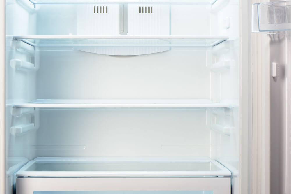 ¿Con qué frecuencia se debe encender y apagar una nevera