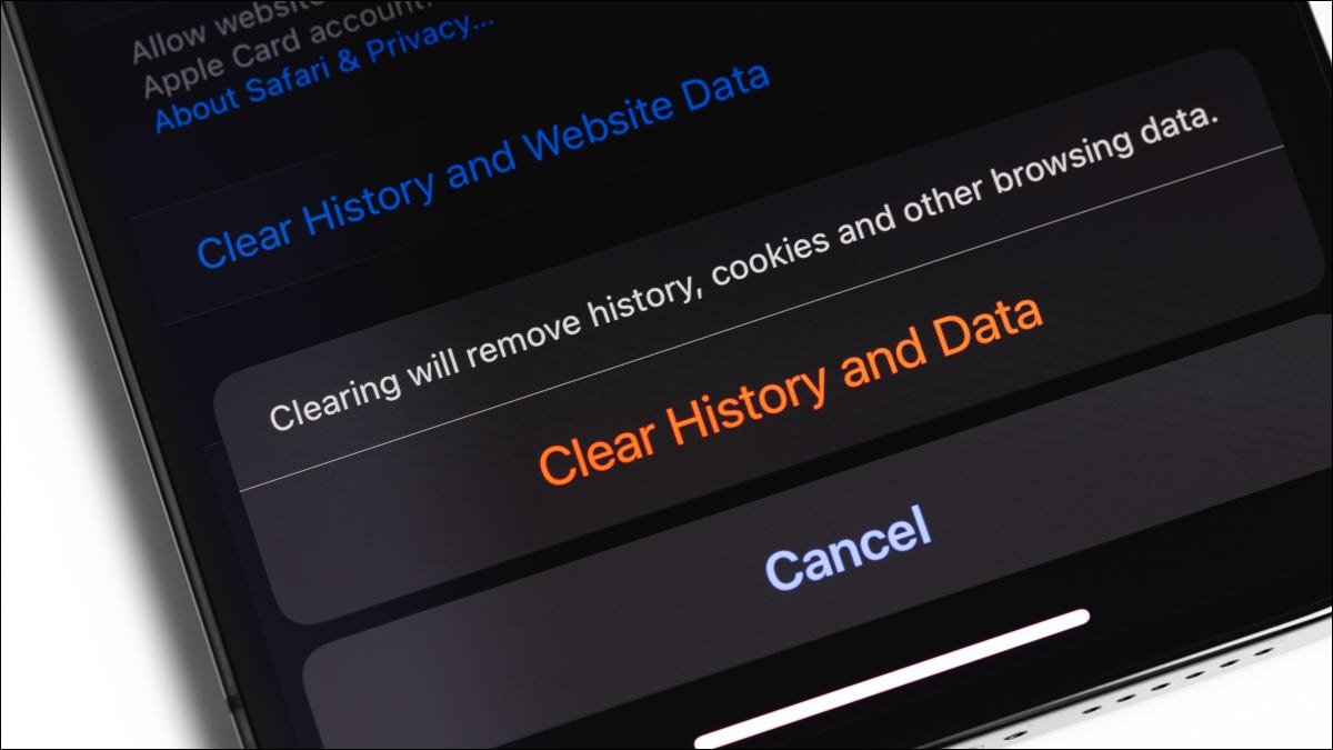 Imagen de primer plano del historial del navegador Safari y el botón de datos en el iPhone