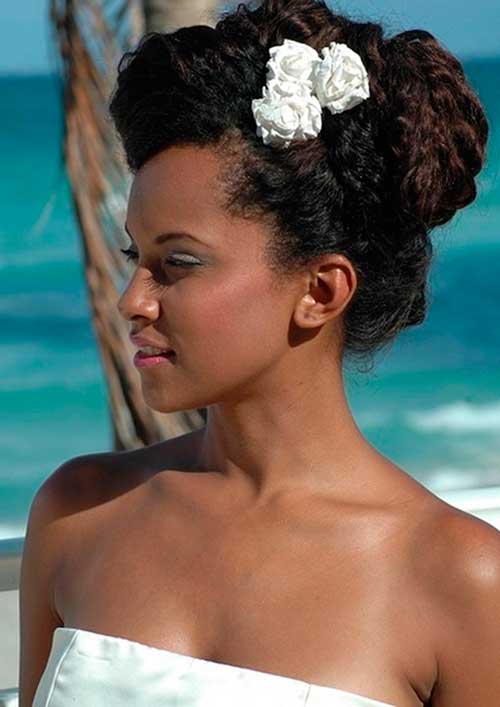 novia negra en la playa