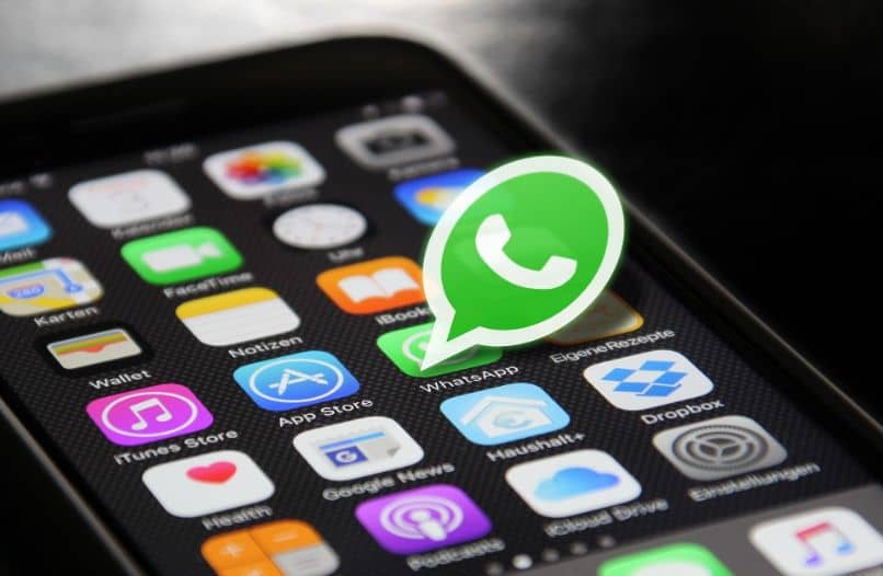 agregar GIF a un estado de WhatsApp