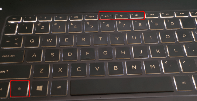 Cómo bajar el volumen de la computadora portátil usando el teclado