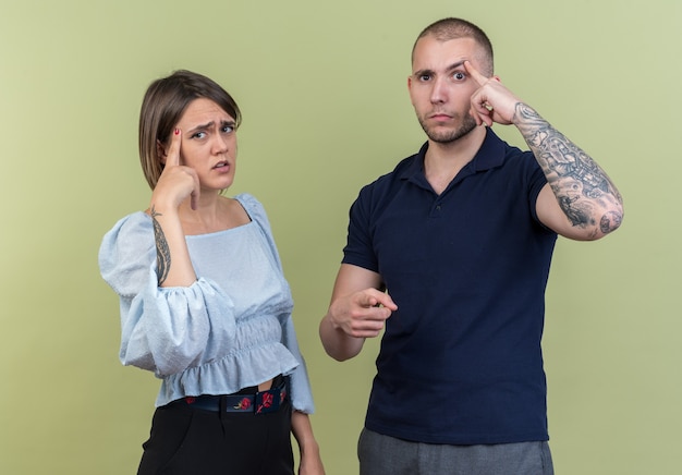 Descubre las causas por las que los hombres no toman en serio a algunas mujeres
