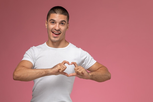 5 consejos para entender el lenguaje corporal de un hombre enamorado